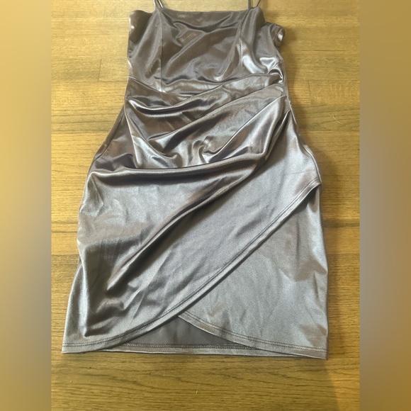 Windsor Lilac/Lavender/Silver Satin Formal Evening Gown-Size Medium - Picture 4 of 8